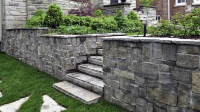 Retaining Wall with Natural Stone